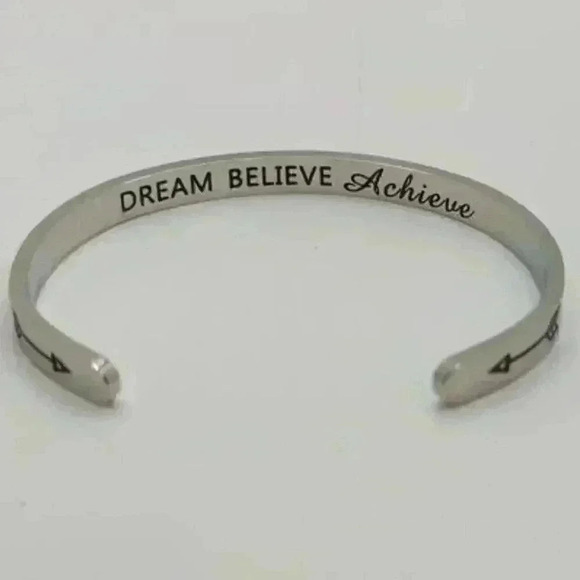 Mint & Lily silver cuff inspirational bracelet DREAM BELIEVE Achieve NWOT - Picture 1 of 4